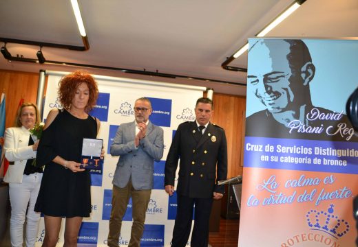 Cambre entrega á familia de David Pisani a Cruz de Servizos Distinguidos outorgada pola Asociación Nacional de Agrupacións de Protección Civil